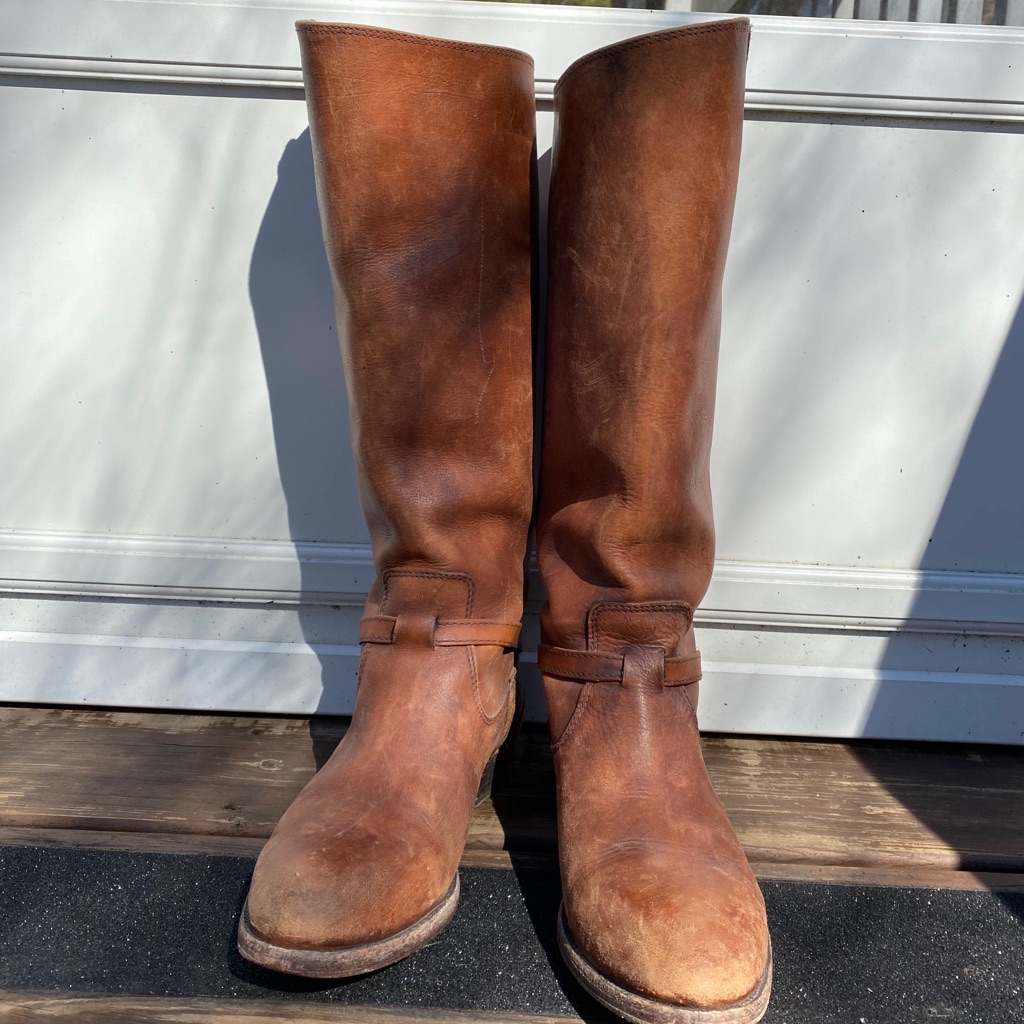 Frye Lindsay Plate Boots Cognac
